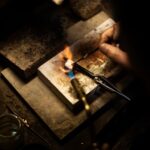 La singularidad de cada pieza: el encanto de los metales nobles trabajados a mano