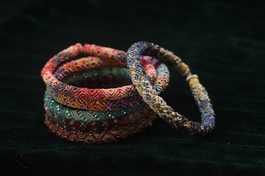 Las 10 marcas de joyería artesanal que no pueden faltar en tu tienda conceptual