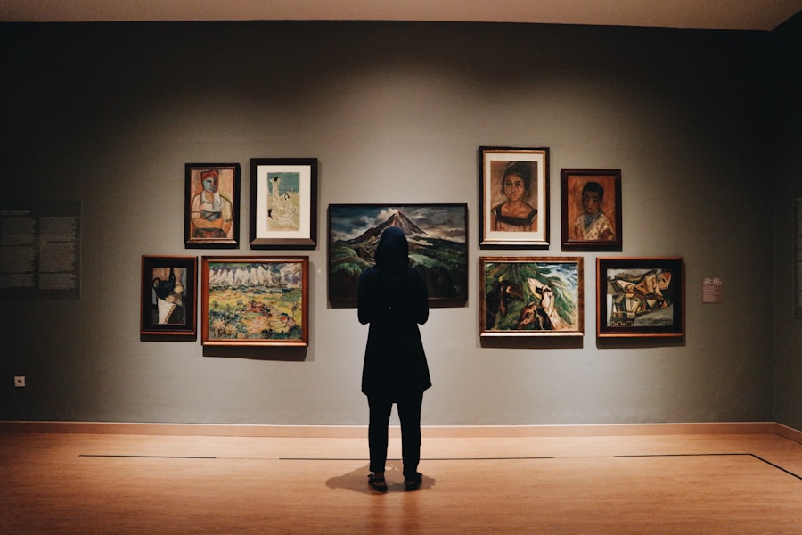 Guía paso a paso para asegurar una cesión de espacio en galerías de arte sin comprometer tu capital