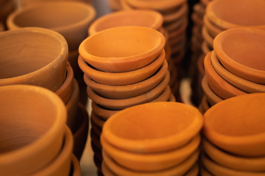 Consejos de iluminación: cómo realzar el brillo del bronce pulido con proyectores y bases de terracota